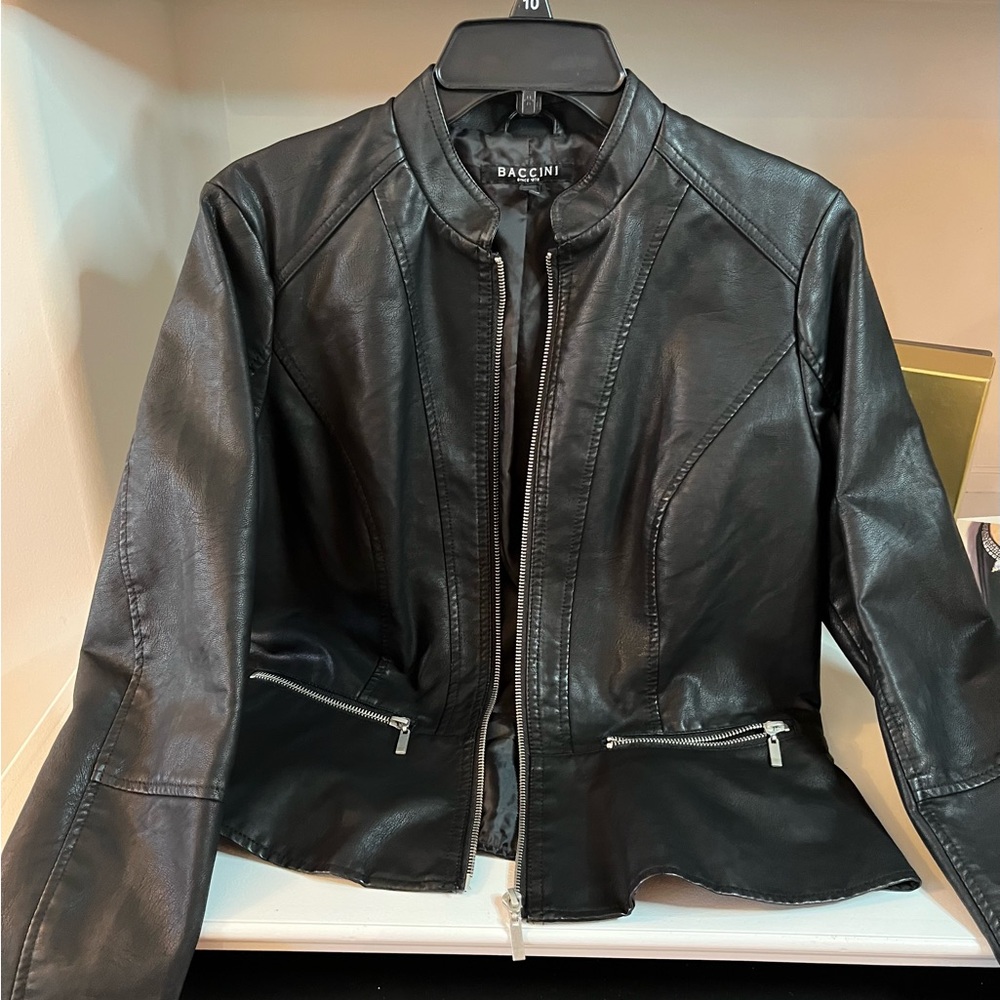 Baccini Black Leather Jacket Sleek Fitted Design
